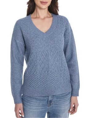 NWT 😊 Frye Powder Blue V-Neck Cable Knit Sweater
